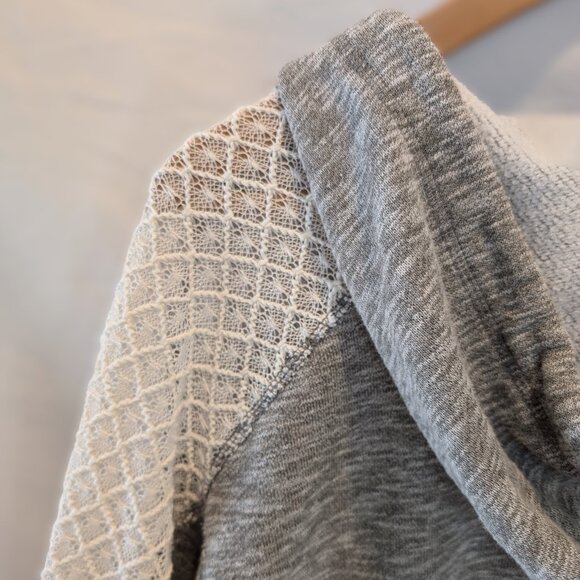 Mystree Lace Shoulder Distressed Hem Hoodie - Picture 4 of 7